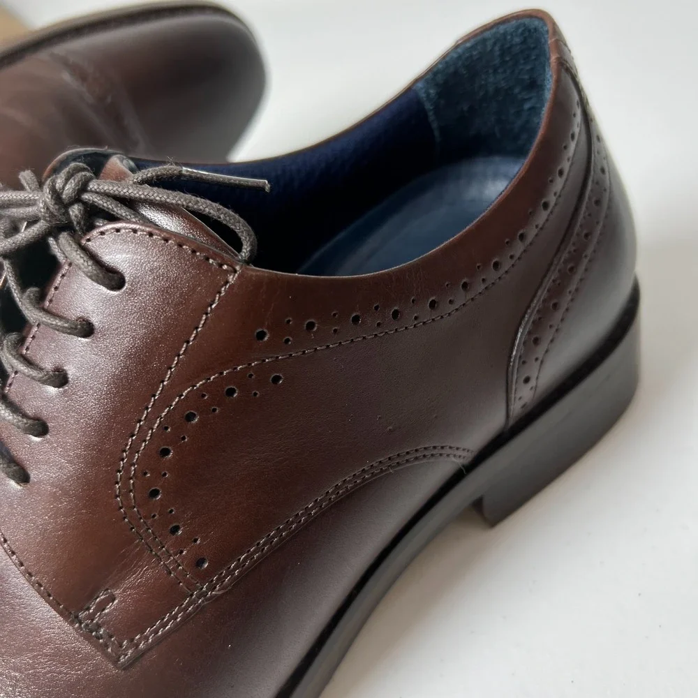 Johnston & Murphy XC flex dress shoes men 10 brown cap toe sheepskin memory foam